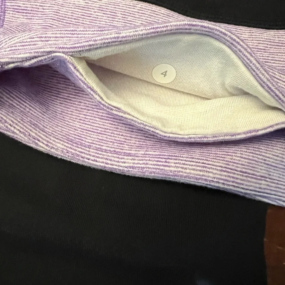 Lululemon leggings NWOT. Size 4 long